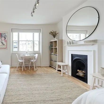 Image 1 - Clearwater House, 21 Nottingham Place, London, W1U 5EW, United Kingdom - Townhouse for rent