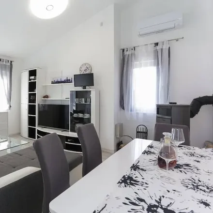 Rent this 3 bed house on 21226 Vinišće
