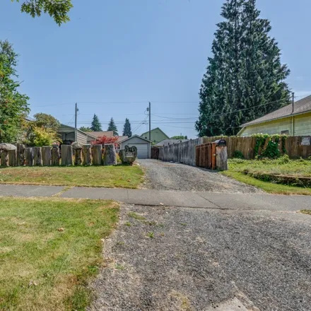 Buy this 2 bed house on 1713 Virginia Avenue in Everett, WA 98201