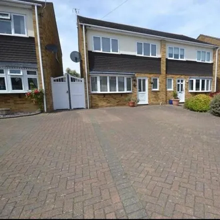Rent this 4 bed duplex on Hampshire Gardens in Linford, SS17 0QQ