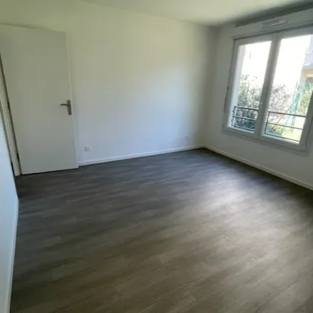 Image 6 - 17 Rue Antoine de Saint Exupery, 93190 Livry-Gargan, France - Apartment for rent