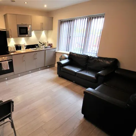 Rent this 2 bed apartment on Hartwell Road in Leeds, LS6 1RY