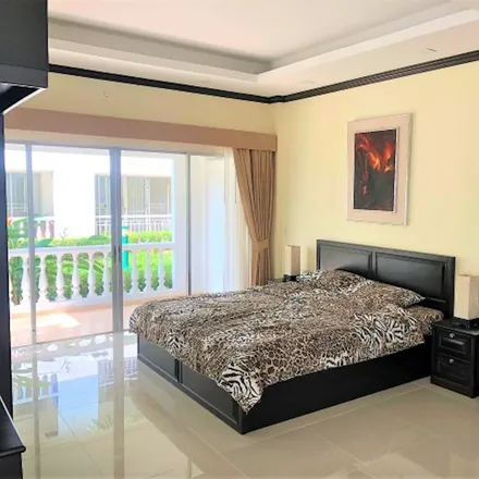 Rent this 1 bed condo on Sue Sarn in Pattaya Tai Road, Pattaya