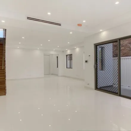 Image 3 - Carrington Avenue, Hurstville NSW 2220, Australia - Duplex for rent