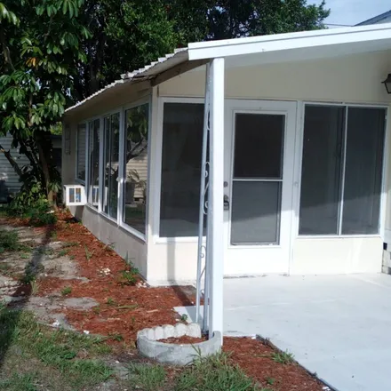 Image 4 - 1280 Lakeview Road, Clearwater, FL 33756, USA - House for sale