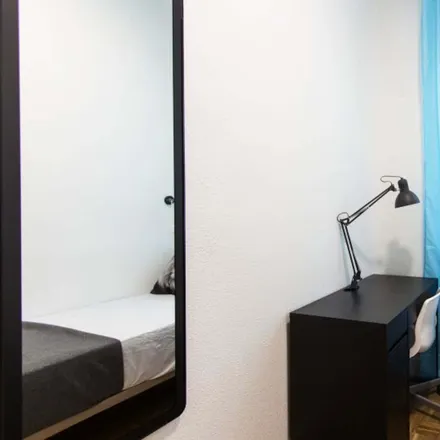 Rent this 1 bed room on Jmg in Calle de Bravo Murillo, 26