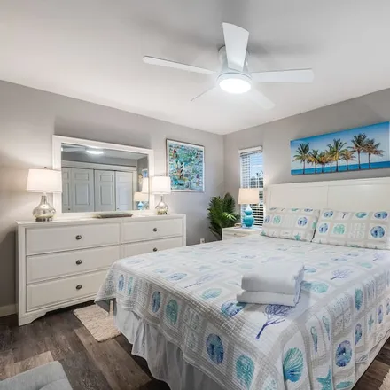 Rent this 1 bed condo on Port Aransas in TX, 78373