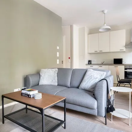 Rent this 2 bed apartment on Marienbader Straße 9 in 14199 Berlin, Germany