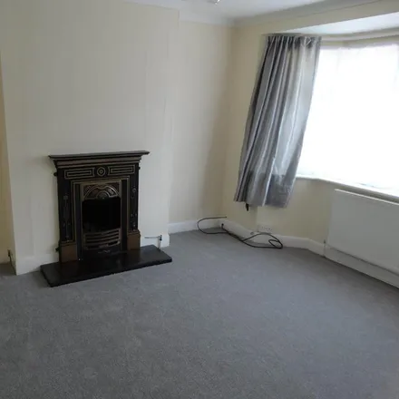 Image 5 - Queen's Road, Eastbourne, BN23 6JP, United Kingdom - House for rent