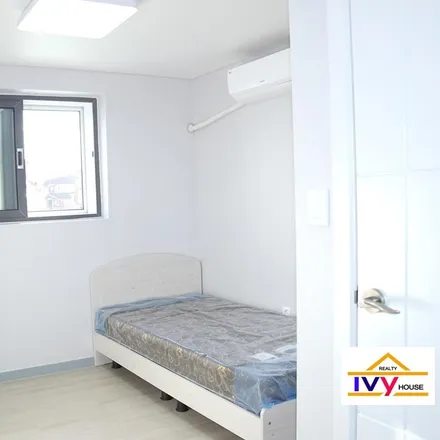 Rent this 1 bed apartment on Anam-dong in Seoul, South Korea