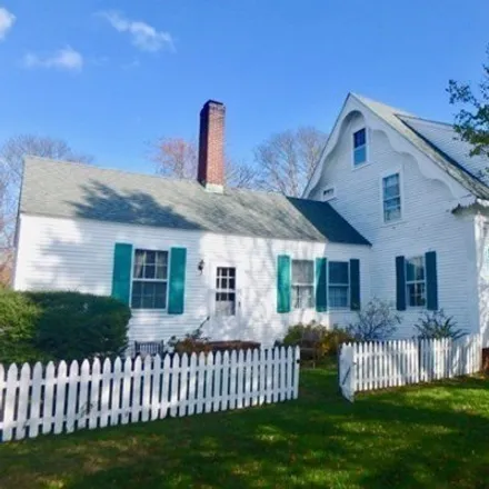 Rent this 4 bed house on 12 Cottle Lane in Edgartown, MA 02539