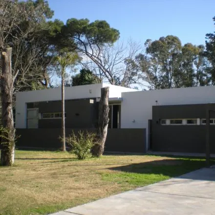 Buy this studio house on Calle 483 in Partido de La Plata, Manuel B. Gonnet