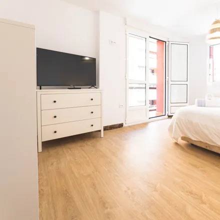 Rent this 2 bed apartment on Calle Vicente Innerarity in 5, 33204 Gijón