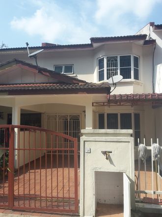 Rent this 3 bed house on Subang Jaya in Bandar Kinrara, SELANGOR