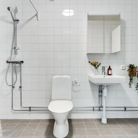 Rent this 2 bed apartment on Poseidongatan 2 in 723 56 Västerås, Sweden