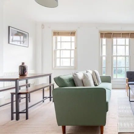 Rent this 2 bed apartment on St Peter de Beauvoir Town in Northchurch Terrace, De Beauvoir Town