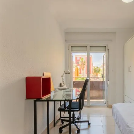 Image 2 - Capuccino, Avinguda del Port, 46023 Valencia, Spain - Room for rent