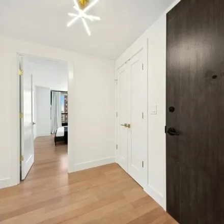 Image 1 - Newberry Plaza, 1030 North State Street, Chicago, IL 60610, USA - Condo for sale