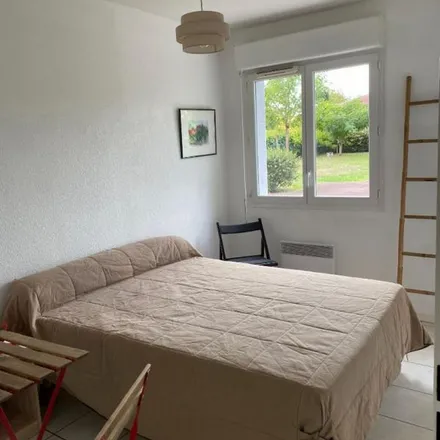 Rent this 2 bed apartment on 111 Rue René Loustalot in 40990 Saint-Paul-lès-Dax, France