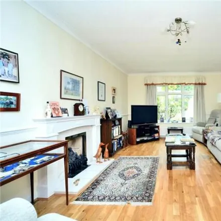 Image 4 - The Maples, Banstead, SM7 3QZ, United Kingdom - House for sale
