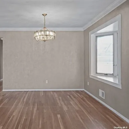 Image 7 - 141-10 South Drive, New York, NY 11357, USA - House for sale