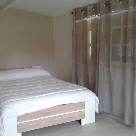 Rent this 3 bed house on 27350 Étréville