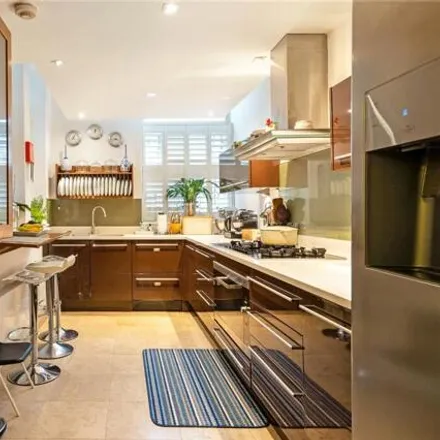Image 7 - Campden Hill Court, Campden Hill Road, London, W8 7HU, United Kingdom - Apartment for sale
