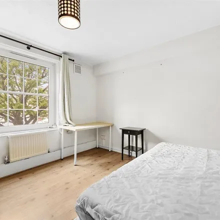 Rent this 4 bed apartment on Appleford in Islip Street, London