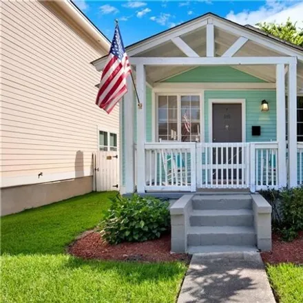 Buy this 2 bed house on East Duffy Lane in Savannah, GA 31401