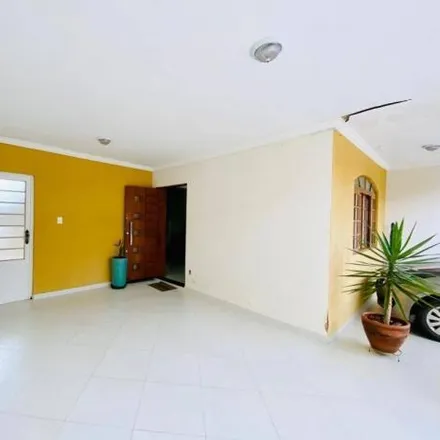 Buy this 5 bed house on Rua Anna Paula Figueiredo in Vista Verde, São José dos Campos - SP