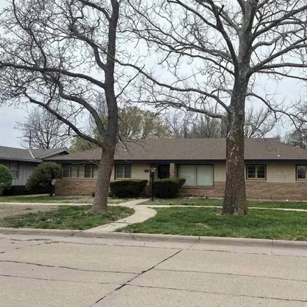 Buy this 2 bed house on 536 West Moses Street in Lyons, KS 67554