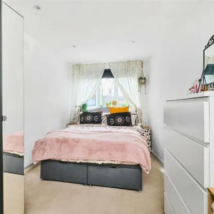 Image 9 - 19 St. Leonards Road, London, SW14 7LY, United Kingdom - Apartment for sale