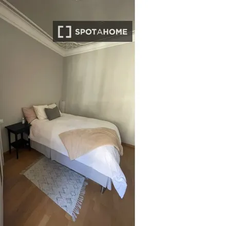 Rent this 2 bed room on Avinguda Diagonal in 08001 Barcelona, Spain