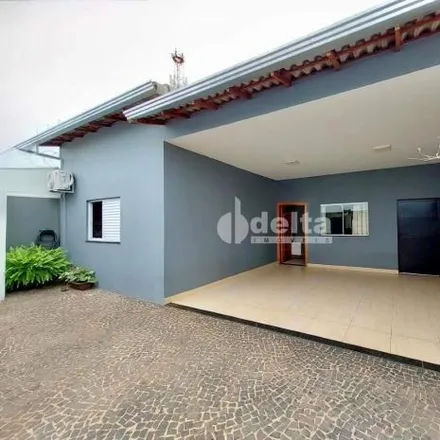 Rent this 3 bed house on Alameda Perola do Campo in Jardim California, Uberlândia - MG