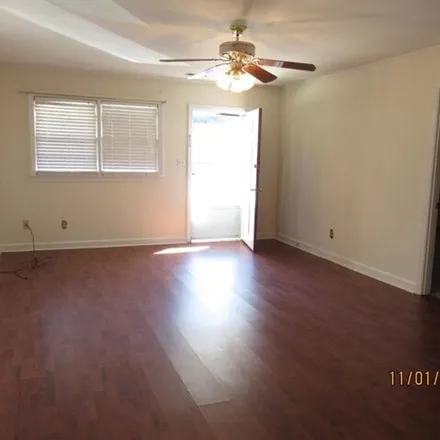 Image 3 - 334 West Hampton Avenue, Flowers Heights, Sumter, SC 29150, USA - Apartment for rent