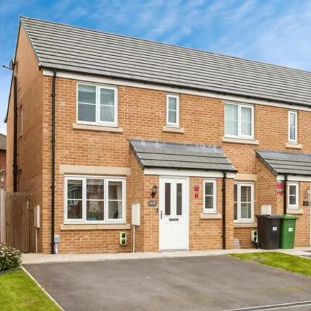 Buy this 3 bed townhouse on Rotary Drive in Churwell, LS27 8SN