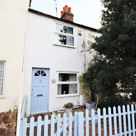 Rent this 2 bed townhouse on Westborough Road in Maidenhead, SL6 4AS