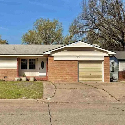 Buy this 3 bed house on 1800 Richway Drive in Ponca City, OK 74601