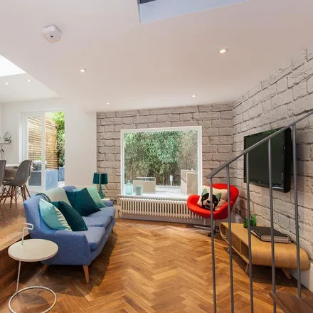 Rent this 2 bed apartment on 71 Tavistock Road in London, W11 1ES