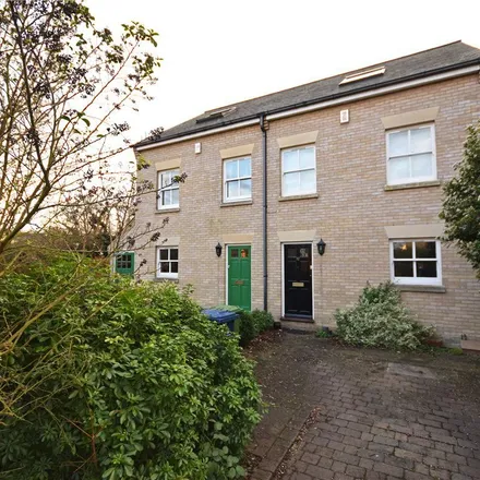 Rent this 4 bed townhouse on 38 Vinery Park in Cambridge, CB1 3GN