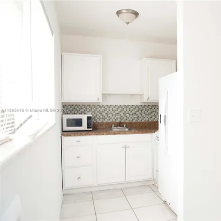 Image 5 - 4051 North Ocean Boulevard - Apartment for rent
