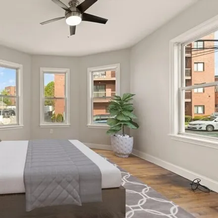 Rent this 3 bed apartment on 67 School Street in Hendersonville, Everett
