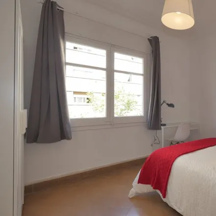 Rent this 5 bed room on Hotel Albéniz in Carrer d'Aragó, 08001 Barcelona