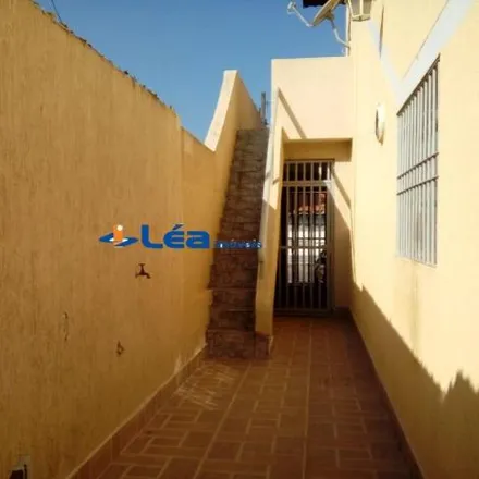 Buy this 2 bed house on Rua Tomisaburo Urano in Vila Figueira, Suzano - SP