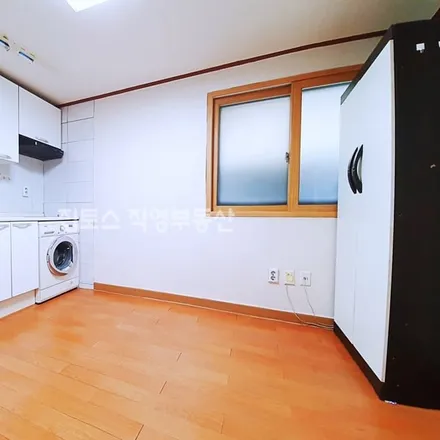 Rent this studio apartment on 서울특별시 관악구 봉천동 1573-6