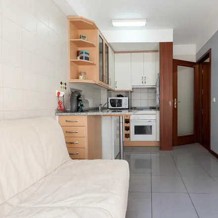 Image 6 - Rua de Santos Pousada, 4000-478 Porto, Portugal - Apartment for rent