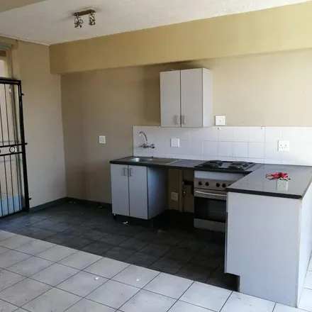 Image 4 - unnamed road, Rossmore, Johannesburg, 2001, South Africa - Apartment for rent