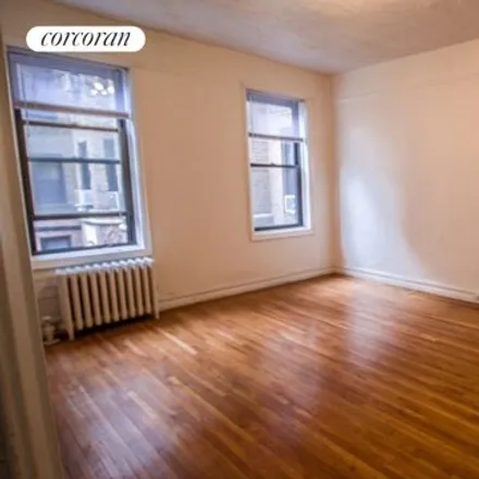 Image 8 - 754 Brady Avenue, New York, NY 10462, USA - Apartment for sale