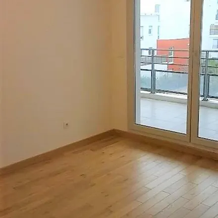 Rent this 3 bed apartment on 4 Rue Jacqueline Auriol in 69008 Lyon, France