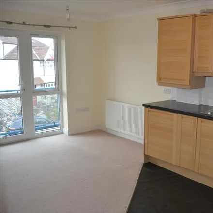 Image 2 - 4 Reynolds Walk, Bristol, BS7 0HU, United Kingdom - Apartment for rent